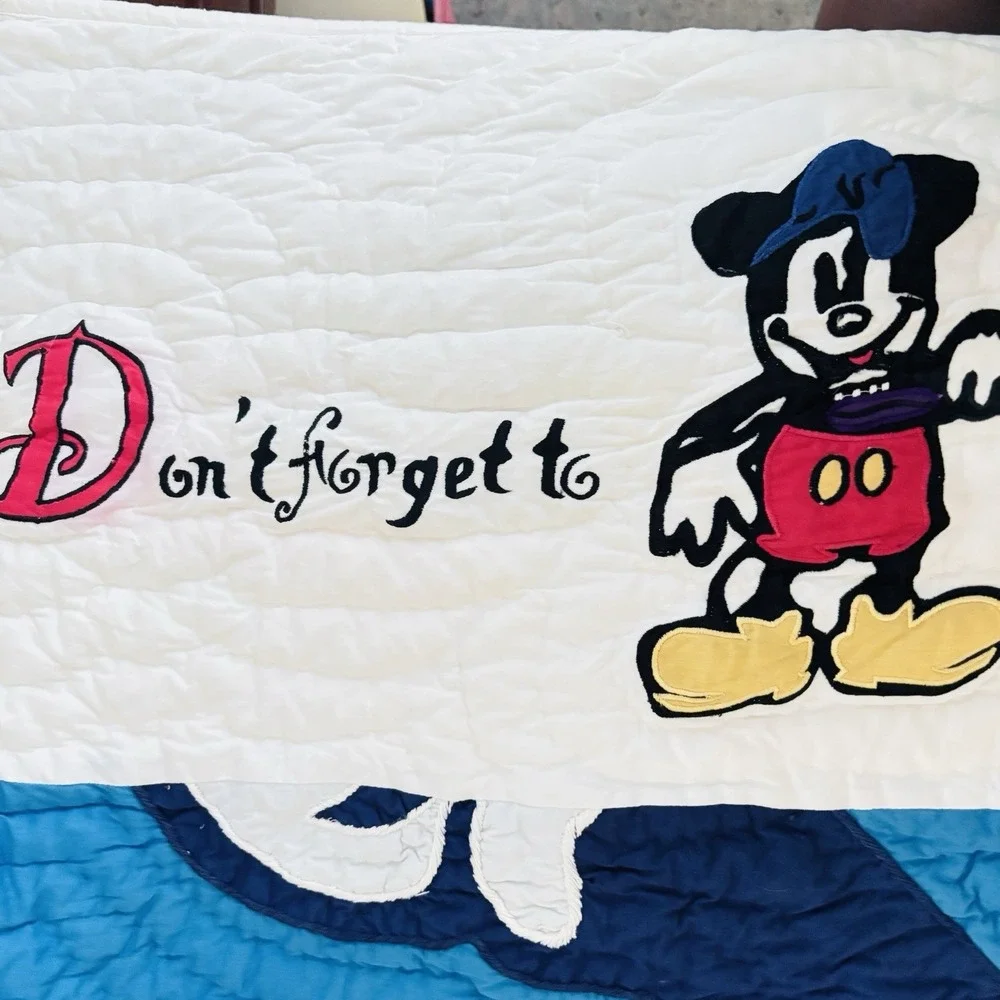 VTG Authentic Disney Quilt 100% Cotton 89X64